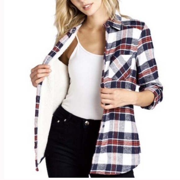 Tops - Sherpa Lined Plaid shirt/ jacket. HP. Best 🎉🎉🎉